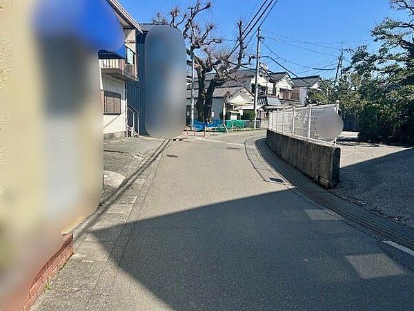 西側から東向きに撮影しました♪