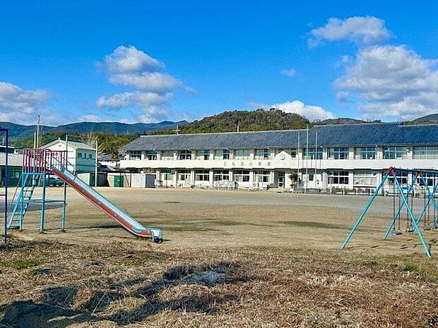 久礼田小学校 850m