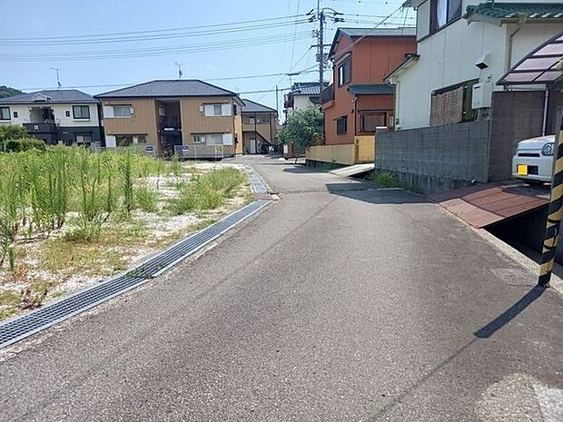 西側道路 北から南