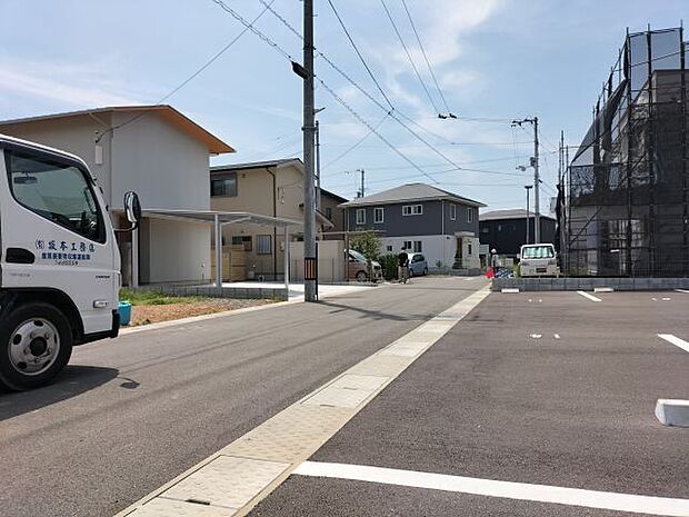 西側道路 北から南方向