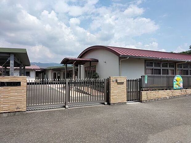 愛育会保育園 260m