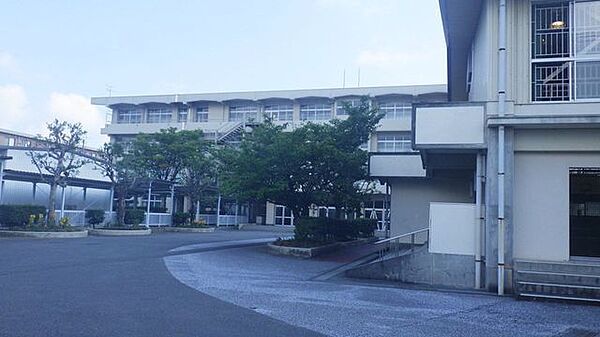 高知市立大津中学校 740m