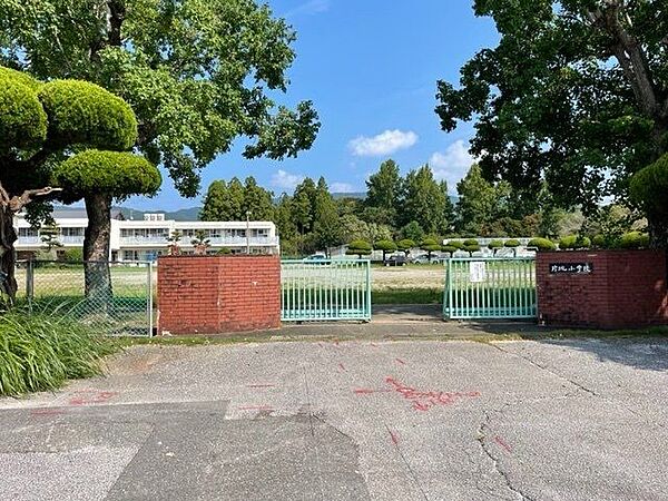 香美市立片地小学校 440m