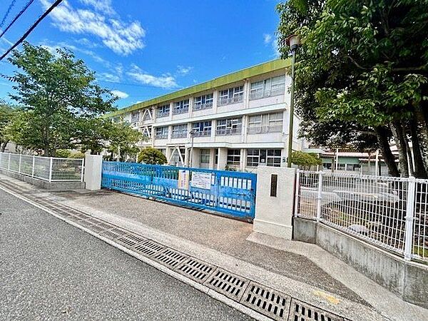 三里小学校 800m