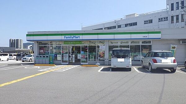 ファミリーマート大津乙店 980m