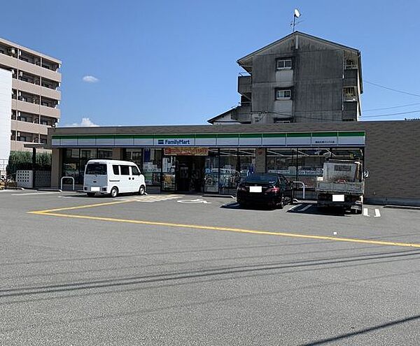 ファミリーマート高知大津バイパス店 280m