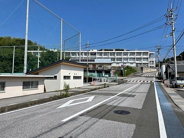 香美市立鏡野中学校 2370m
