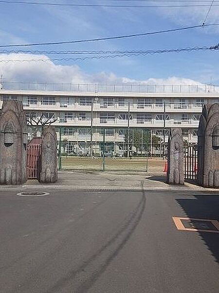 高知市立旭小学校 1300m