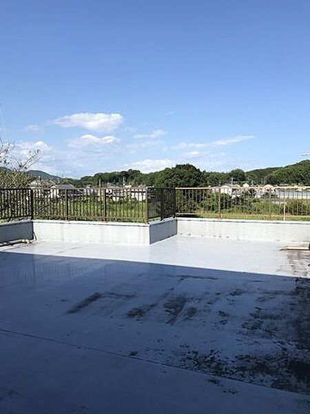 広々としたバルコニー！ここから見える景色は最高ですね♪