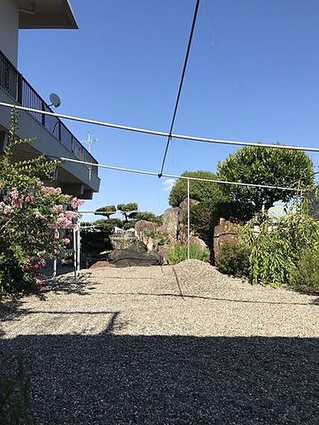 広々としたお庭！洗濯も困りませんね♪