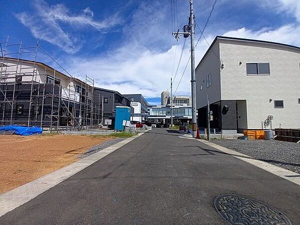 南側道路　西から東