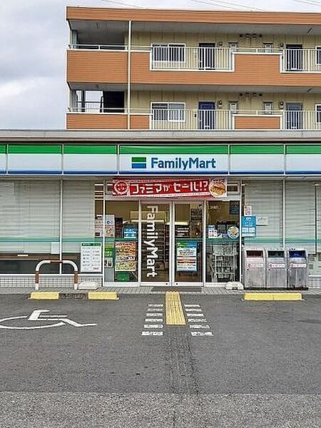 ファミリーマート高知神田東店 800m