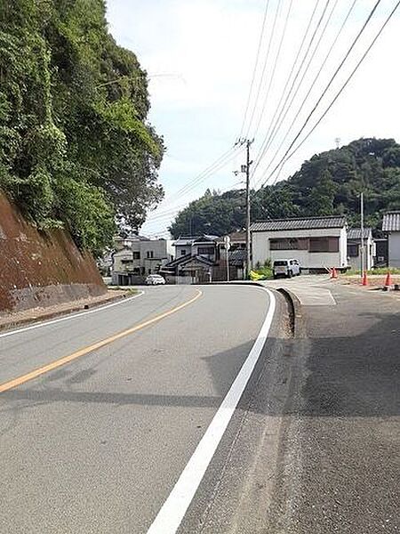 東側道路　北から南
