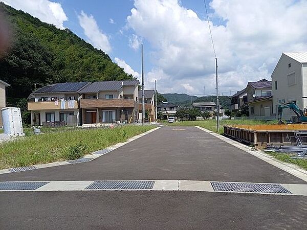 東側道路　南から北