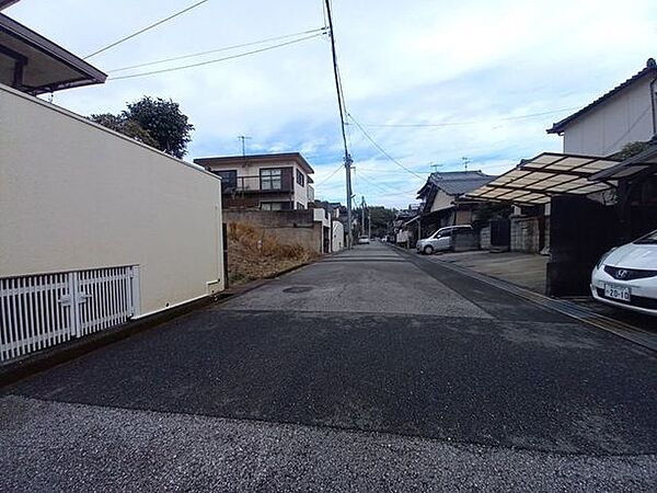 東側道路　南から北