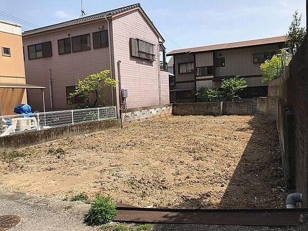 浦戸湾十景の一つ衣ヶ島に近く、釣り趣味の方や海辺が好きな方にオススメです