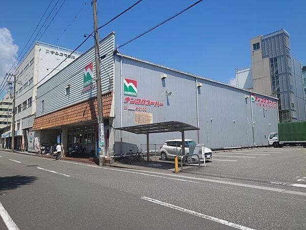 ナンコクスーパー 下知店 650m