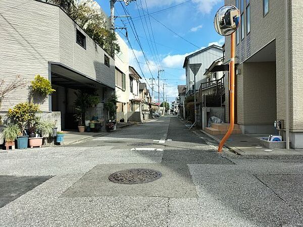 南側道路 西から東方向