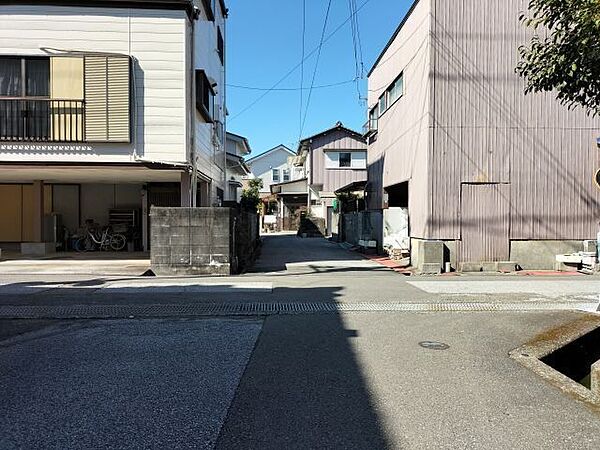 ★神田小学校★東側道路 東から西方向