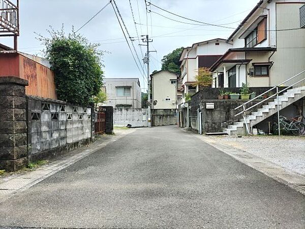 南側道路 西から東方向