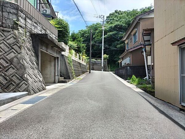 南側道路 西から東方向