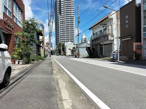 南側道路 西から東方向
