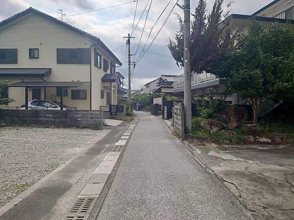 南側道路 東から西方向