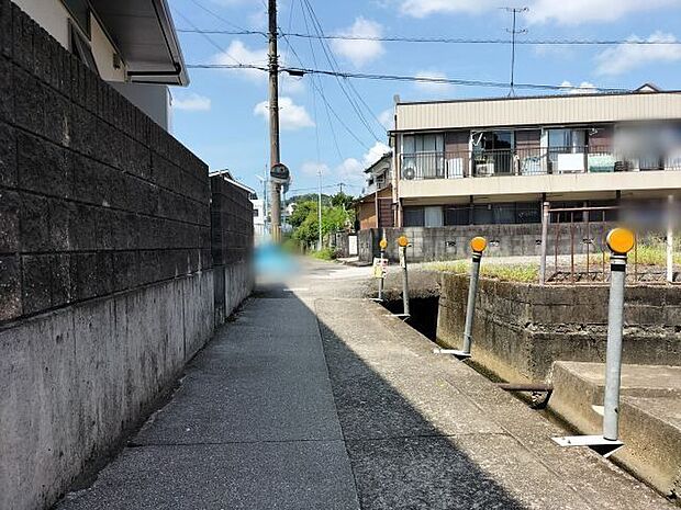 南側道路 東から西方向
