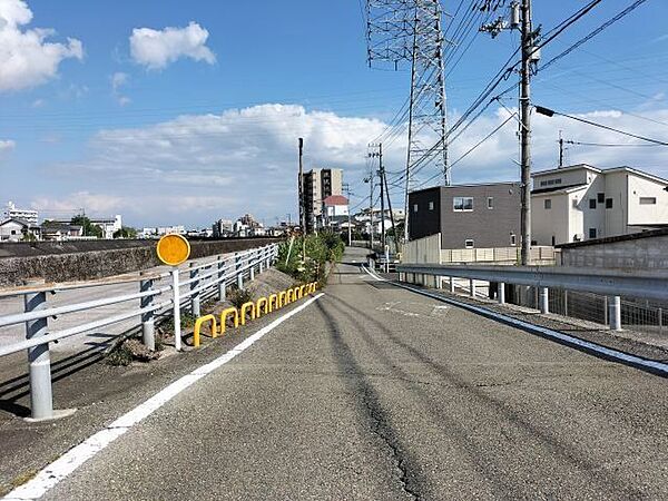 北側道路 西から東方向