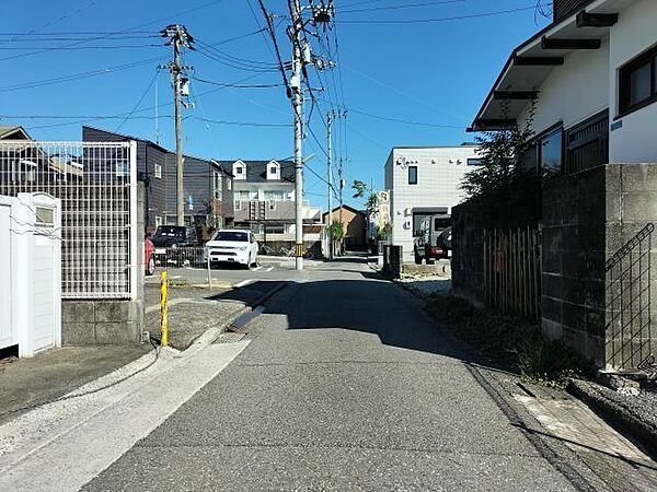 北側道路 西から東方向