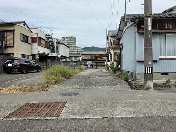 東側道路 南から北方向