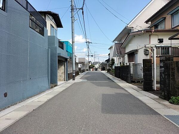 南側道路 西から東方向