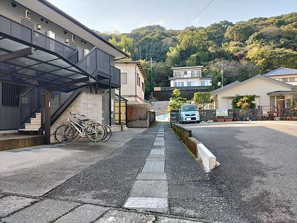 北側道路 東から西方向