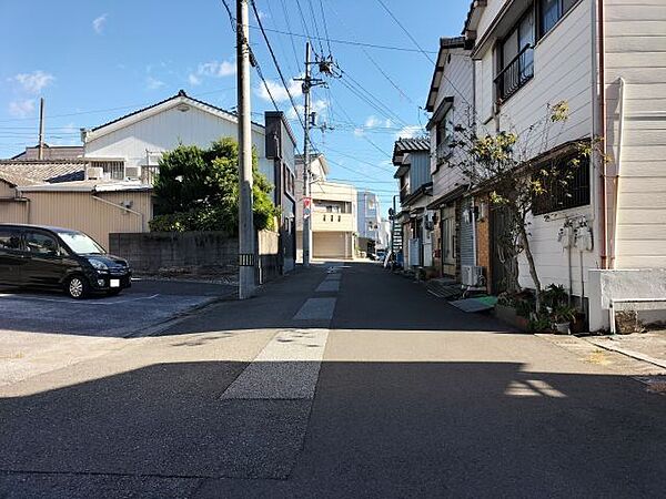 北側道路 西から東方向