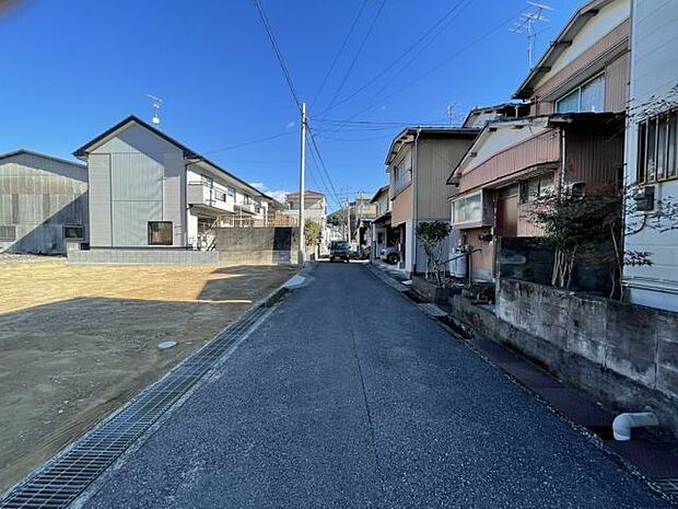 南側道路 東から西方向