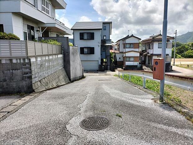 南側道路 東から西方向