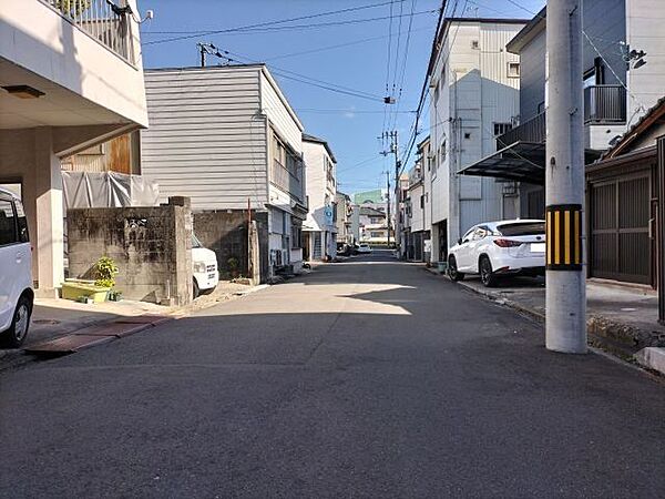 南側道路 西から東方向