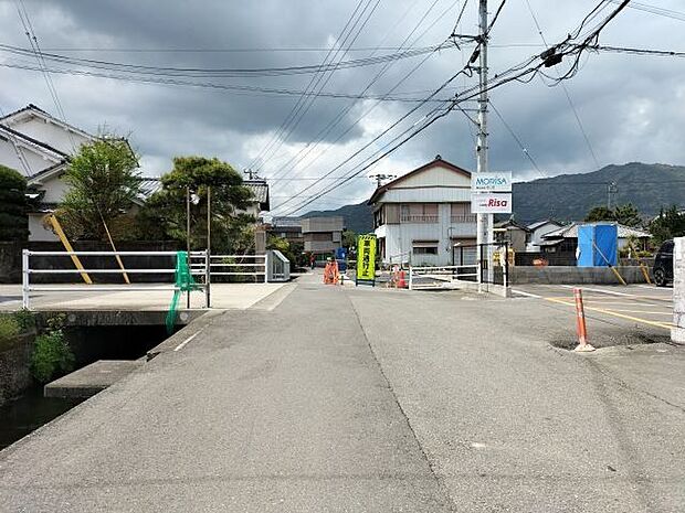 南側道路 東から西方向