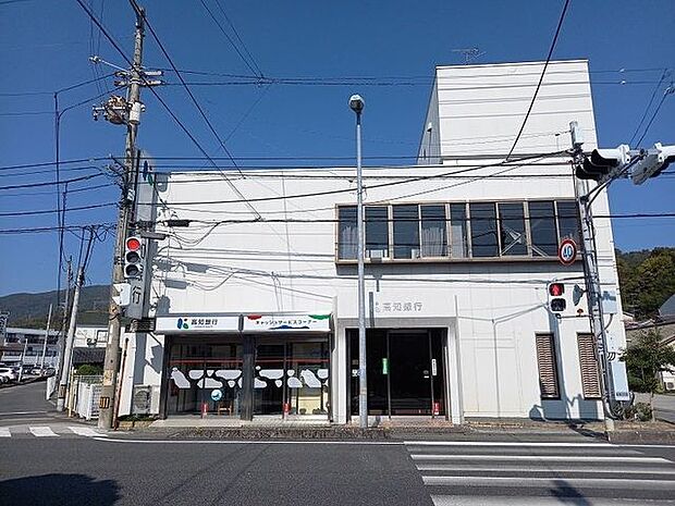 高知銀行 伊野支店 1900m