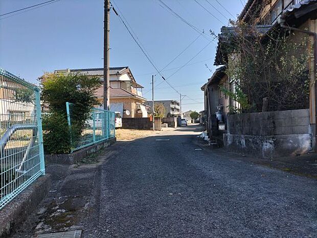 南側道路 西から東方面