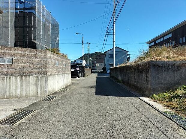 北側道路 西から東方向