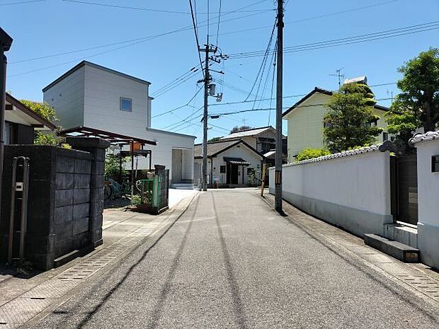 西側道路 北から南方向
