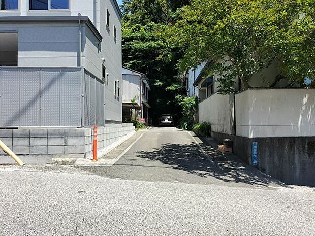 東側道路 南から北方向
