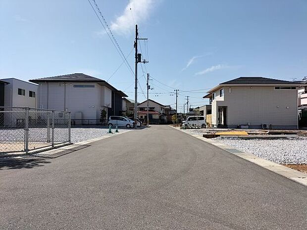 南側道路 東から西方向