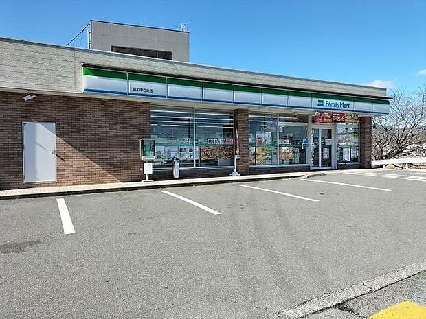 ファミリーマート 高知東石立店 650m
