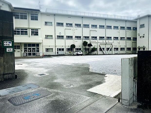 高知市立潮江東小学校 700m