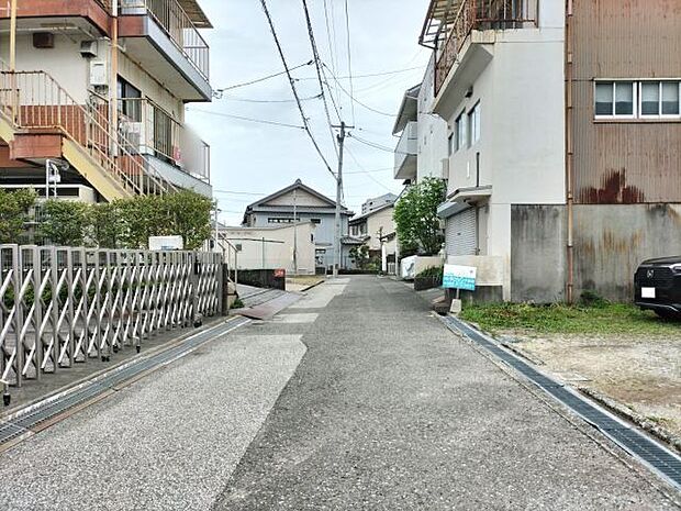 南側道路 西から東方向