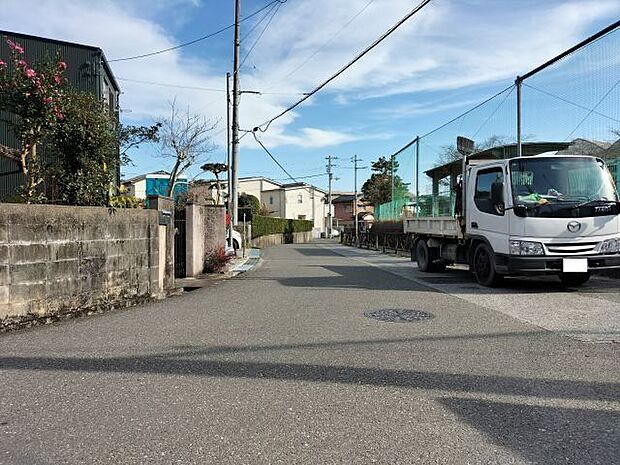 南側道路 西から東方向