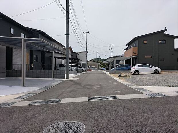 南側道路 東から西方向