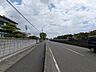 外観：前面道路含む現地写真